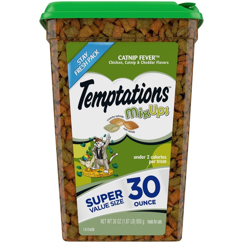 TEMPTATIONS MIXUPS Crunchy and Soft Cat Treats Catnip Fever Flavor 30 oz. Tub